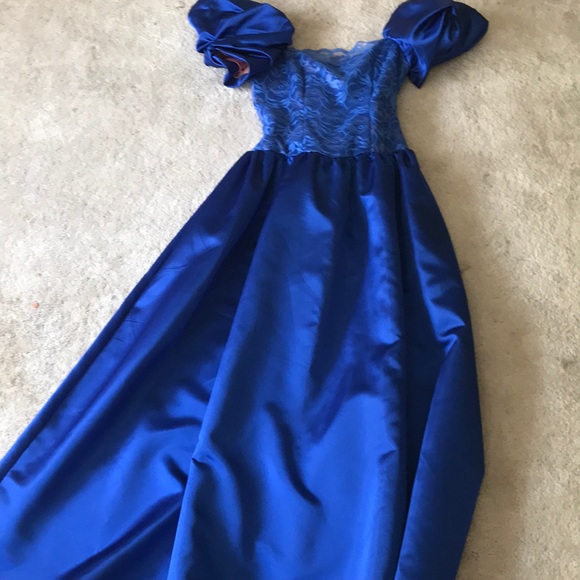 Royal blue gown. - Picture 1 of 1
